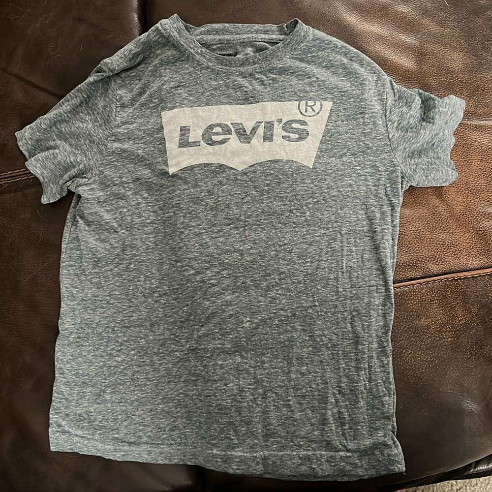 Boys Levi’s gray short sleeve shirt size M (10/12)